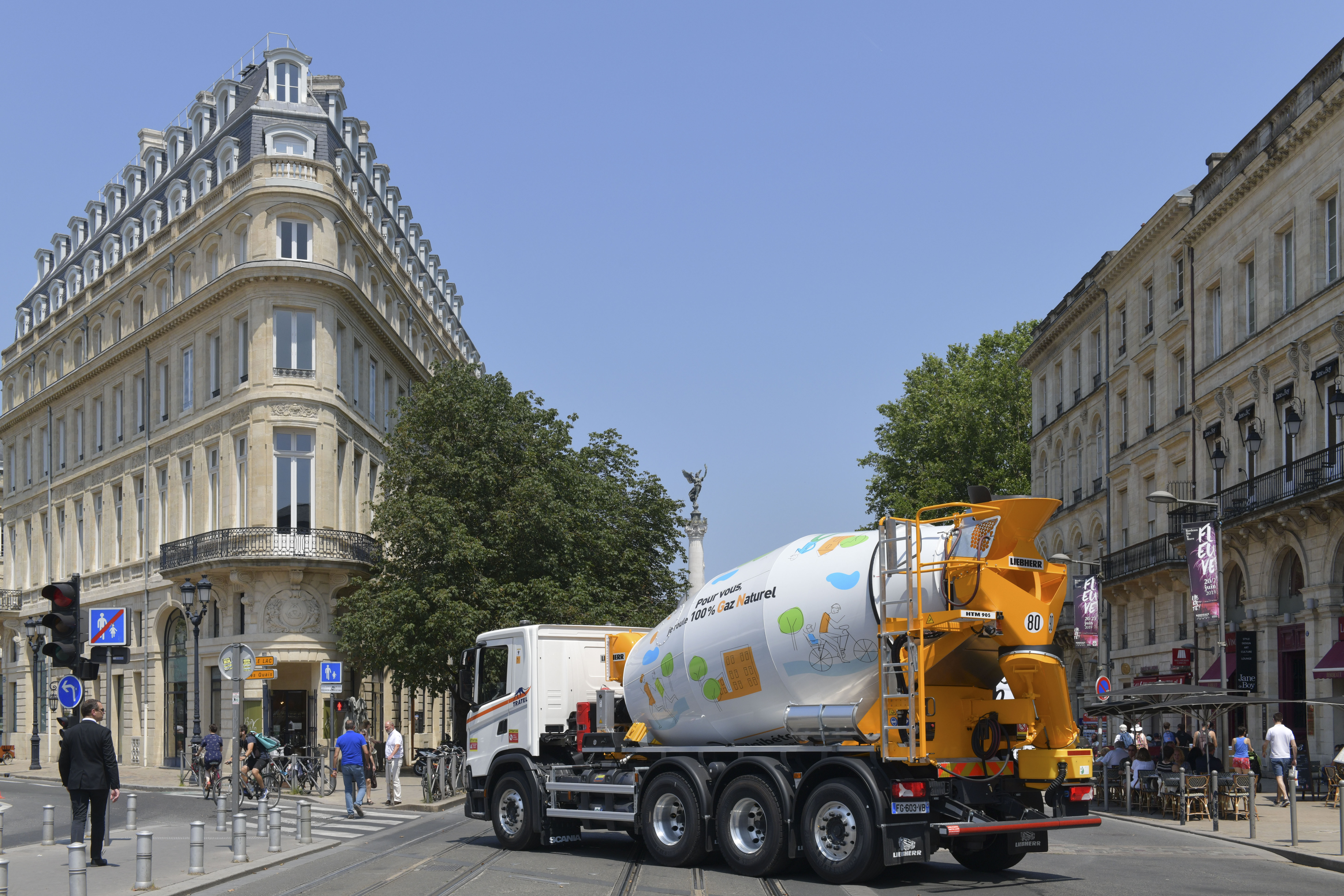 Un camion-toupie révolutionne le transport du ciment - GreenUnivers